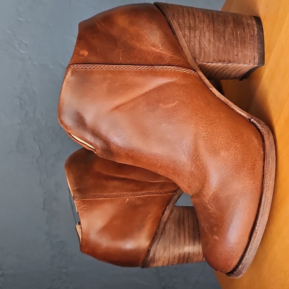 FreeBird by Steven Darius Cognac Booties sz 8